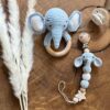 Baby-Greifling Elefant aus Bio-Baumwolle und Buchenholz von AK-MADEWITHLOVE