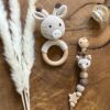 Baby-Greifling Giraffe aus Bio-Baumwolle und Buchenholz von AK-MADEWITHLOVE