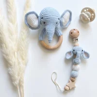 Gehäkelte Rassel & Schnullerkette Elefant