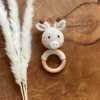 Baby-Greifling Giraffe aus Bio-Baumwolle und Buchenholz von AK-MADEWITHLOVE